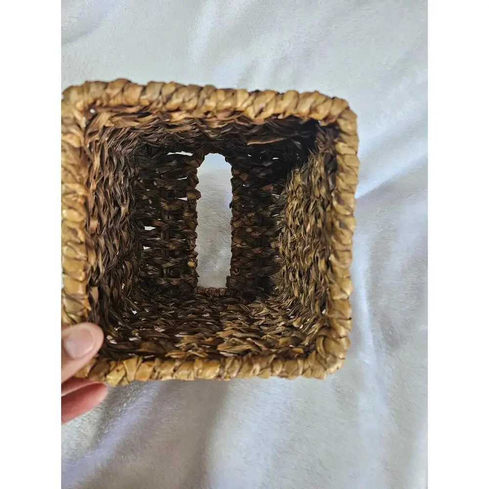 N/A woven wicker